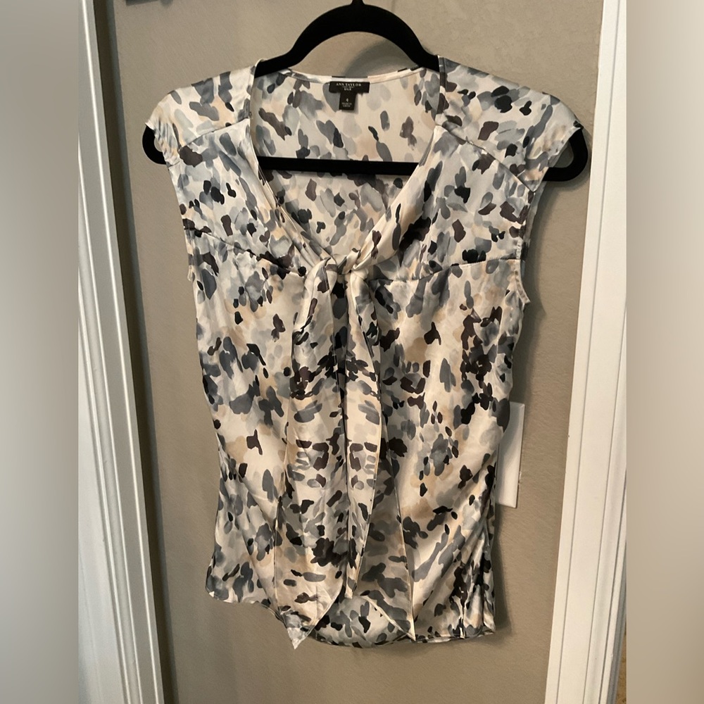 Ann Taylor Silk Blouse Size 4 - Picture 1 of 5